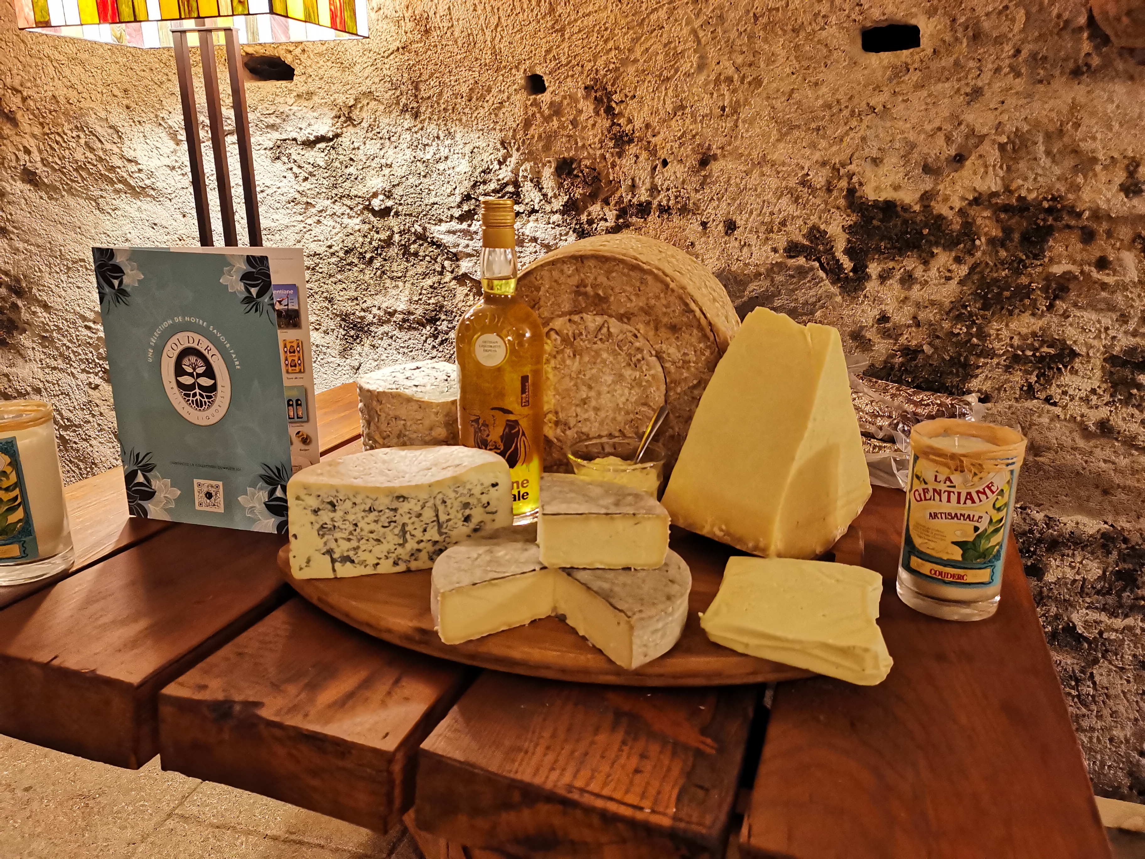 Fromages AOP Cantal Salers - Terroir restaurant Bulle de Salers